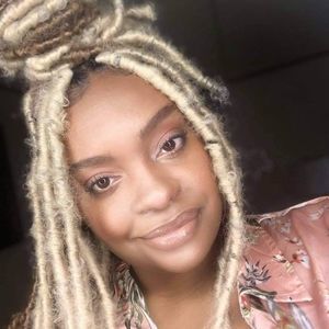 Meet your Posher, Anikkia